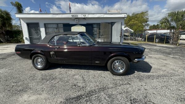 1967 Ford Mustang Cabriolet Deluxe – Image 2